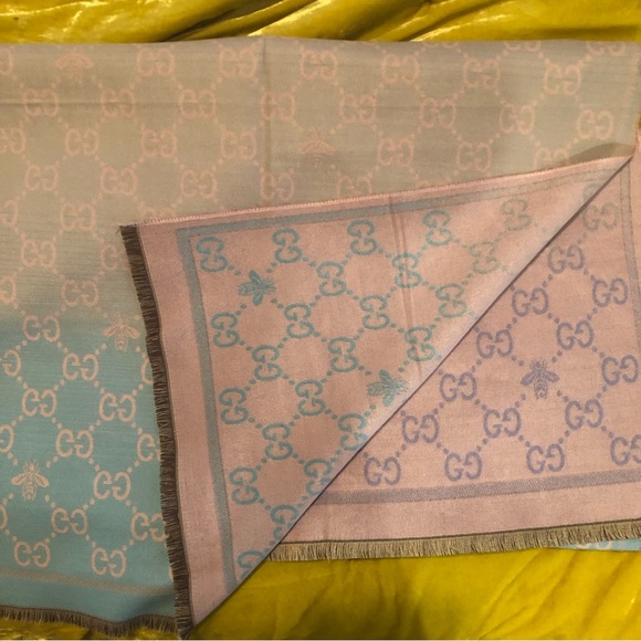 Large GUCCI ombré scarf/wrap - Picture 7 of 7